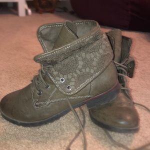 Rock & Candy combat boots size 8. dark green/grey